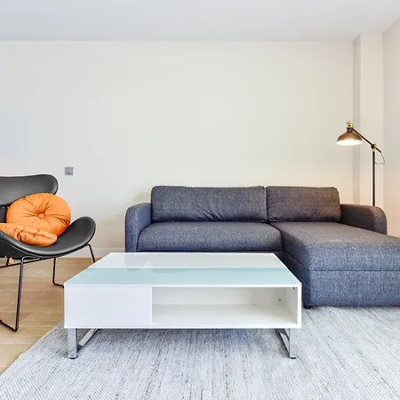Apartment Blossom - Modern 2 Bedroom Within Walking Distance To Pueblo Benalmadena