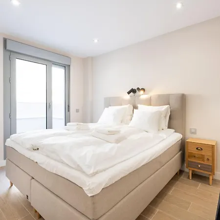 Blossom - Modern 2 Bedroom Within Walking Distance To Pueblo Apartment Benalmadena