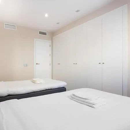 Apartment Blossom - Modern 2 Bedroom Within Walking Distance To Pueblo