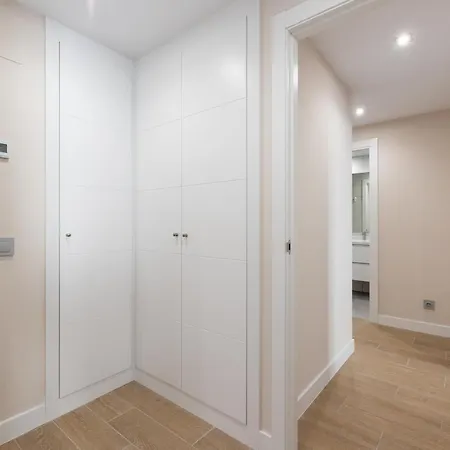 Apartment Blossom - Modern 2 Bedroom Within Walking Distance To Pueblo