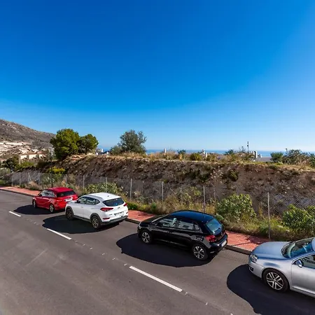 Blossom - Modern 2 Bedroom Within Walking Distance To Pueblo Apartment *